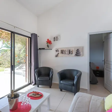 Holiday Santa Giulia Palace * פורטו-וישיו